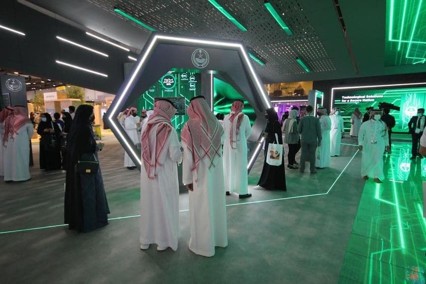 Граждане Эмиратов на выставке Gitex.