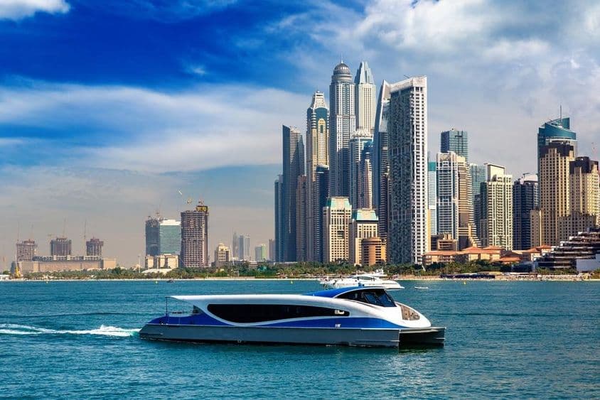 Паром в Дубае.