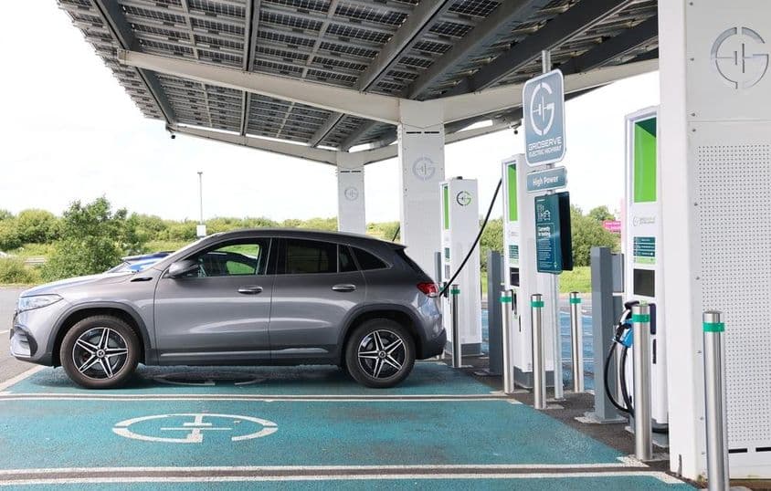 Зарядка электромобиля