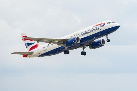 Пассажирский самолет Airbus A320-232 авиакомпании British Airways.