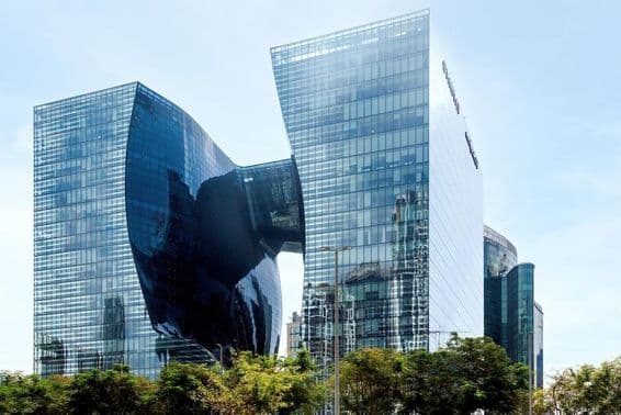 Башня Opus в Бизнес-Бее.