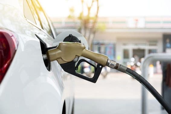 Насадка для заправки бензином в автомобиле.