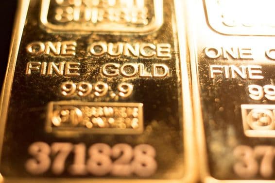 Золотой слиток 999.9 пробы.