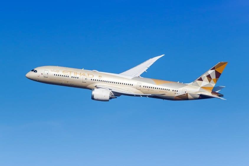 Самолёт Etihad Airways Boeing 787-9 Dreamliner.