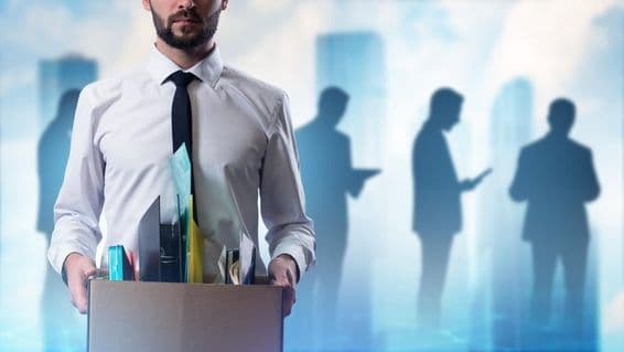 Силуэты мужчин, начинающих работу.