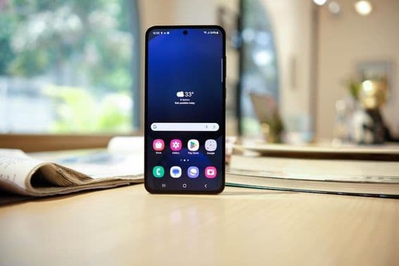 Samsung представляет новый смартфон Galaxy S24 FE 5G 2024.