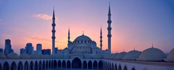 Мечеть Шейха Зайда, вторая по величине мечеть в ОАЭ.