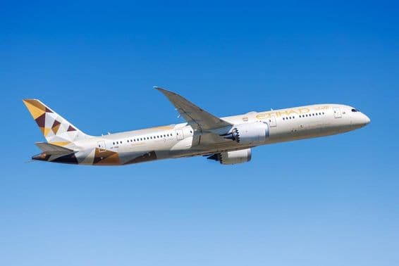 Самолет Etihad Boeing 787-9 Dreamliner.
