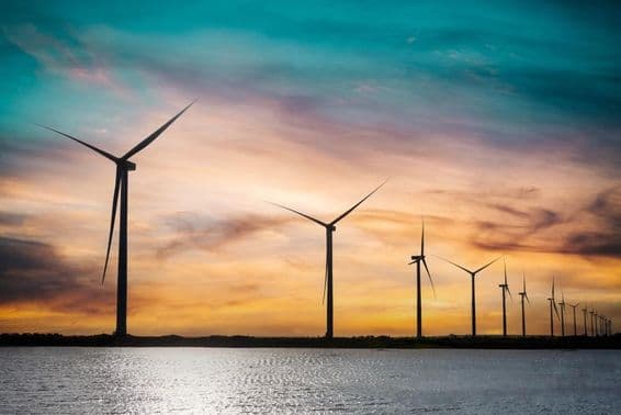 Ветряные турбины, производящие электричество.