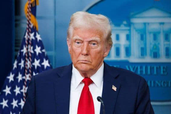 Президент Дональд Трамп выступает с речью на пресс-конференции в Белом доме.