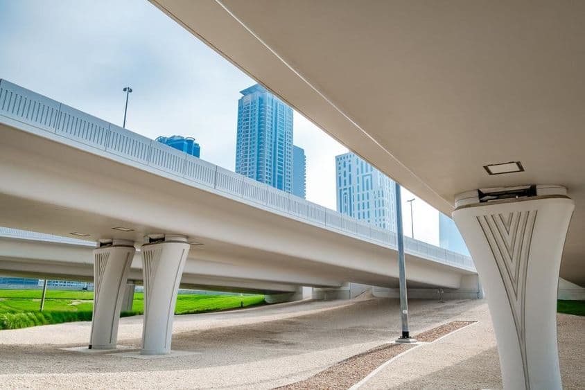 Дубайская развязка и мосты на транспортной развилке.