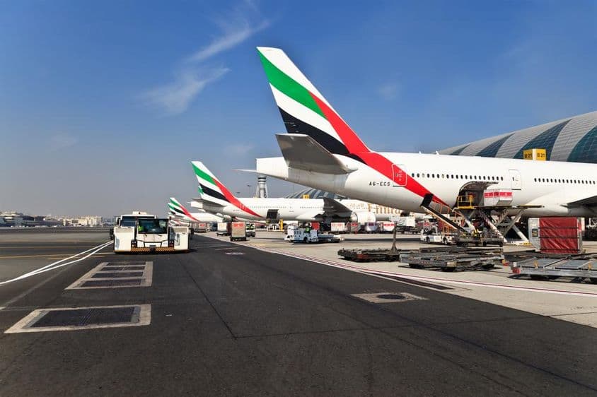 Самолеты Emirates в аэропорту Дубая.