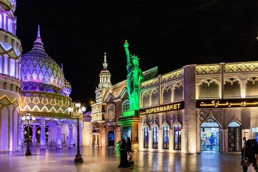 Дубайская Global Village, Объединенные Арабские Эмираты.