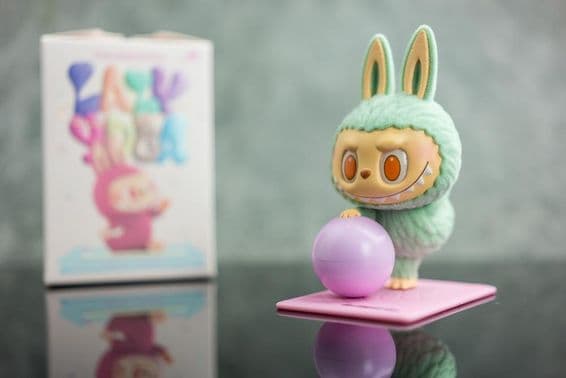 Фигурки из серии Йога Лентяев.