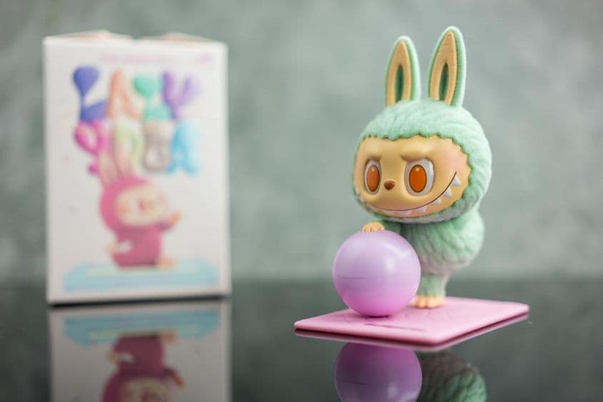 Фигурки из серии Йога Лентяев.