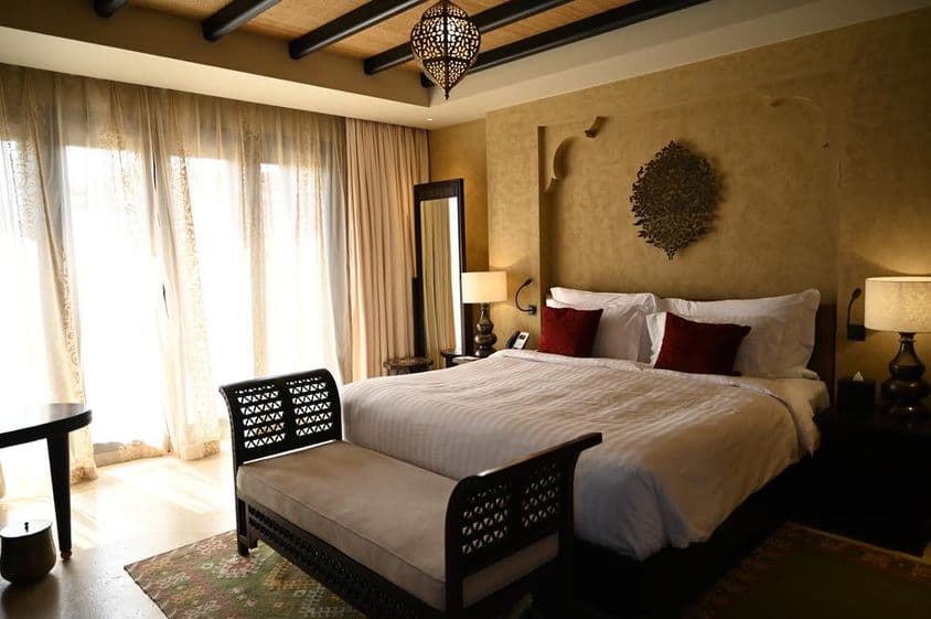 Абу-Даби, Объединенные Арабские Эмираты, квартира с диваном.