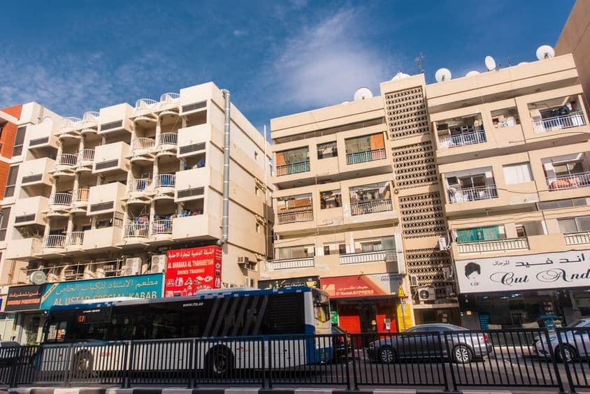 Здания в старом городе Дубая, район Аль-Фахиди, Бур Дубай.