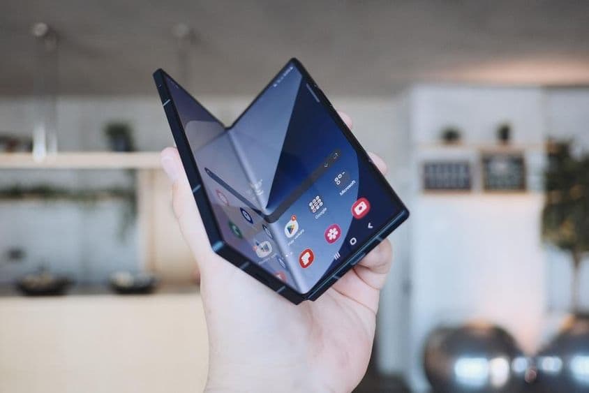 Складной смартфон Samsung Galaxy Z Fold.