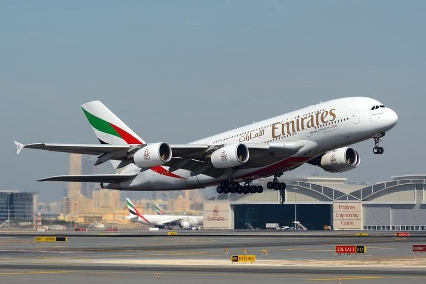 Сверхтяжелый пассажирский гражданский самолет Airbus EADS A380 авиакомпании Emirates Airlines.