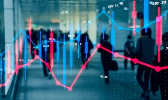 Финансовый график, прохожие люди.