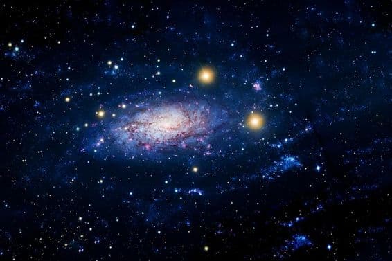 Синяя галактика на небе.