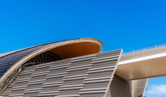 Станция метро в Дубае, Объединенные Арабские Эмираты.