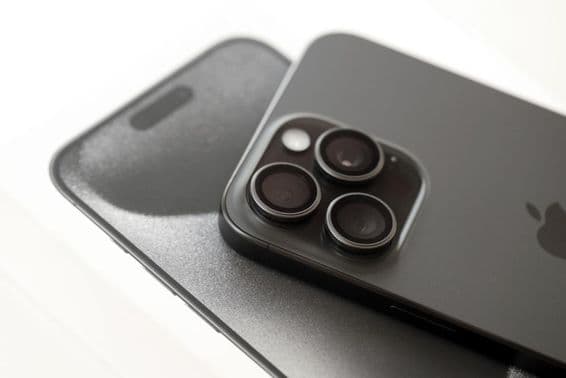 Смартфон Apple iPhone 15 Pro Max.