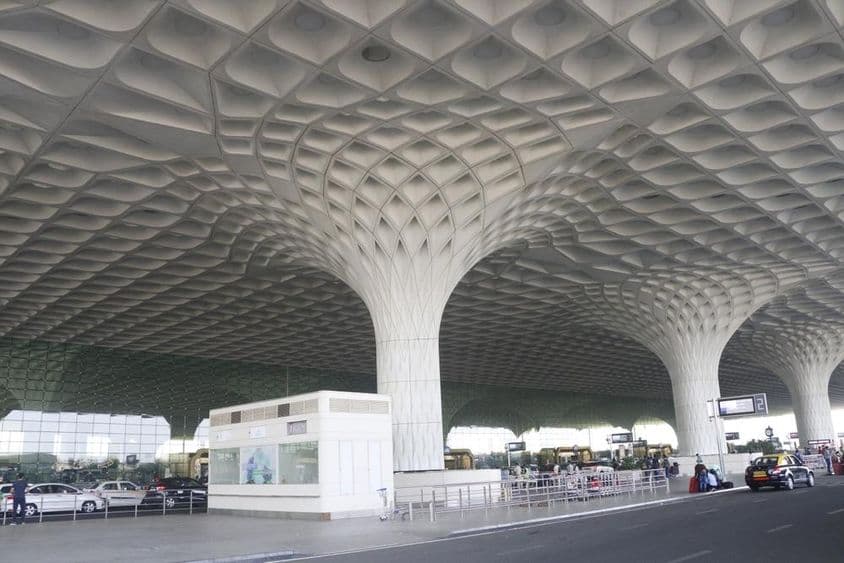 Внешний вид международного аэропорта Мумбаи.