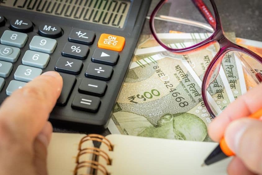 Финансовые расчеты в индийской рупии.