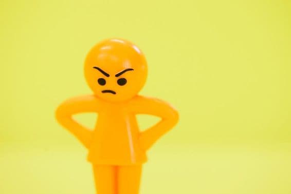 Злая цветная кукла.