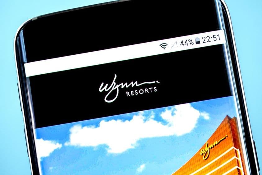 Логотип Wynn Resorts на экране смартфона.
