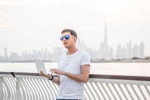 Счастливый фриланс-программист.