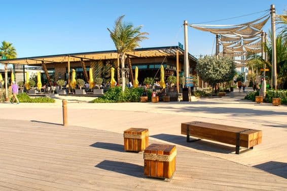 Курорт Ла Мер Бич в Дубае.