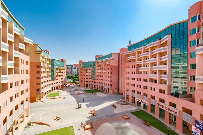 Жилые здания в Дубае Discovery Gardens.