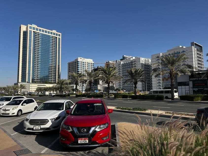 Здания в жилом комплексе Dubailand Residence Complex, новом жилом районе.