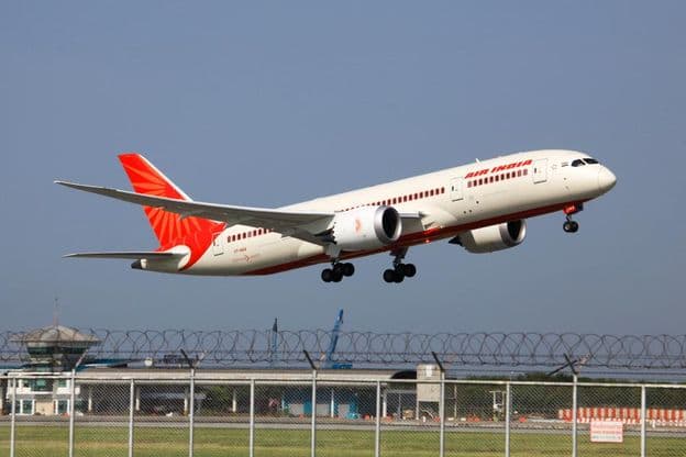 Самолет Air India Boeing 787-8 Dreamliner.