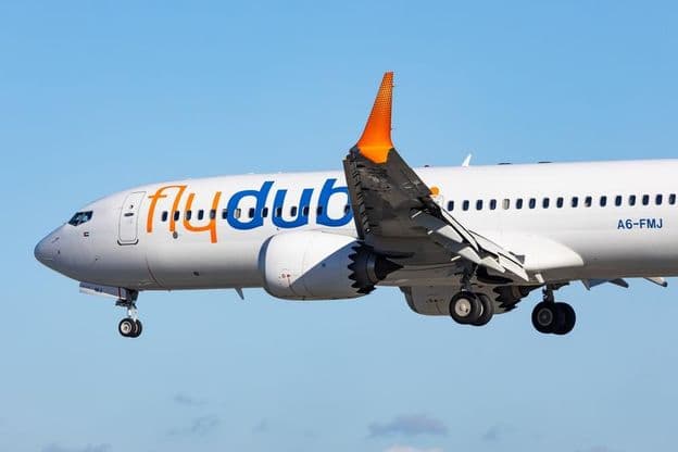 Авиакомпания FlyDubai, самолет Boeing 737 8 max, Дубай.