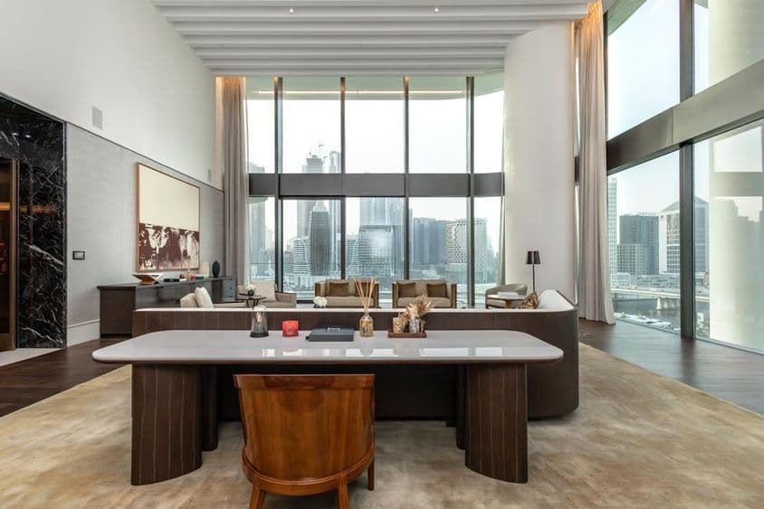 Современный интерьер апартамента в Дубае.