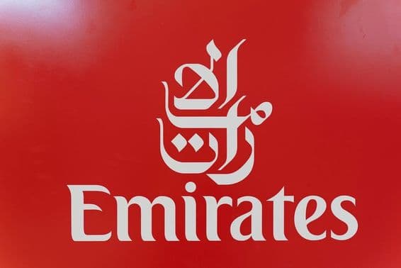 логотип авиакомпании Emirates
