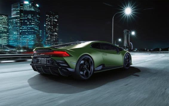 Матовый темно-зеленый Lamborghini Huracan