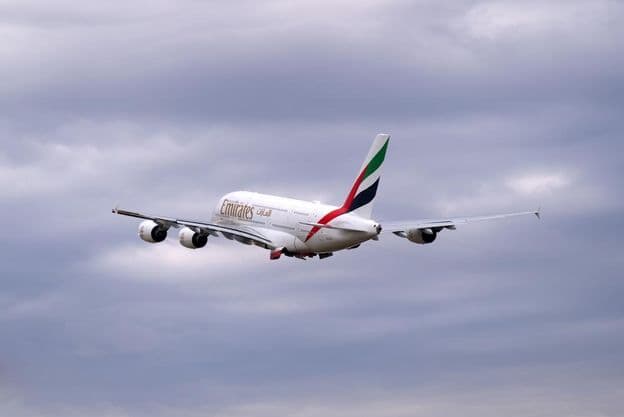 Самолет Emirates Airbus A380
