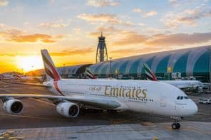 Аэропорт Дубая на закате