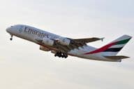 Самолет EMIRATES AIRLINES Airbus A380-800