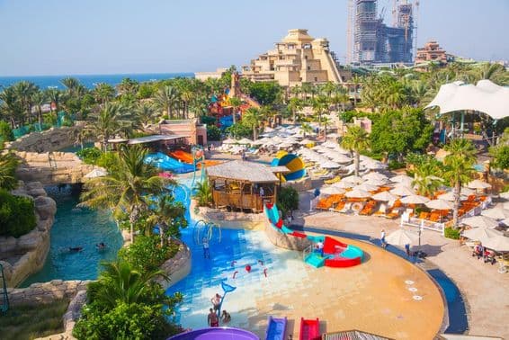 Вид на аквапарк Aquaventure и башню Нептун